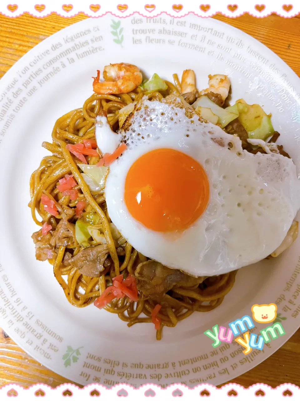 ソース焼きそば  目玉焼きのせ🍳|ショコラさん