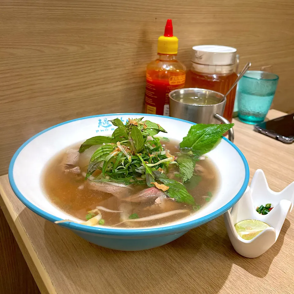 North Vietnamese raw beef pho|skyblueさん