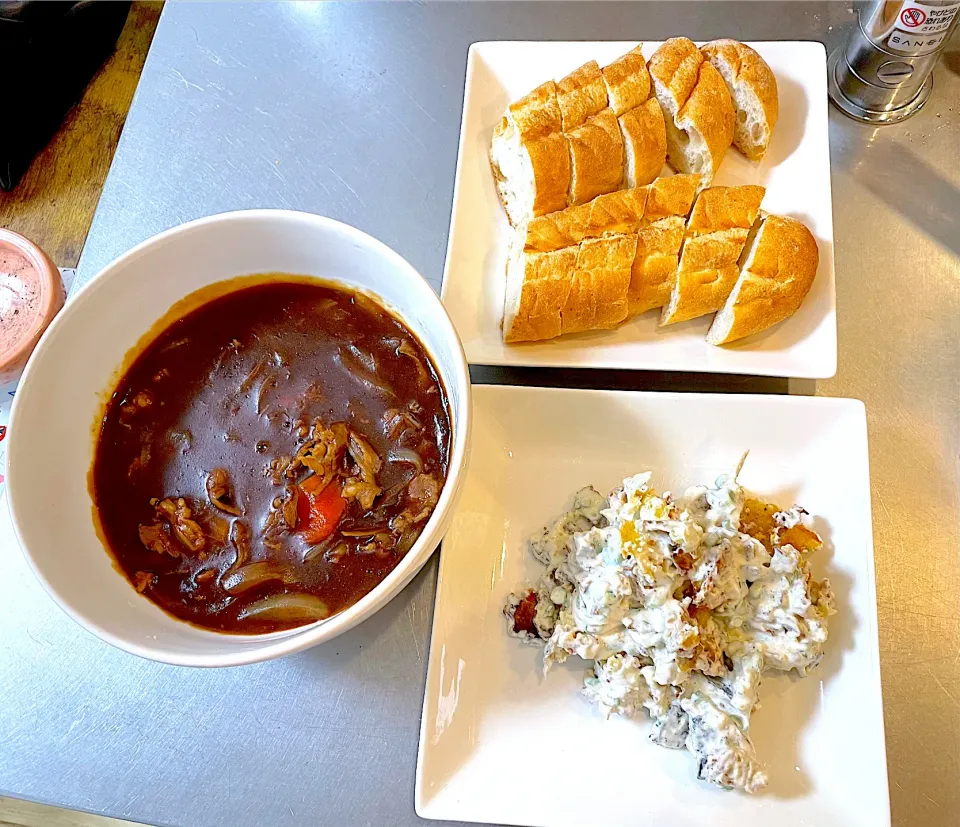 ビーフシチューフランスパンとマッシュポテトサラダ|Chisaさん