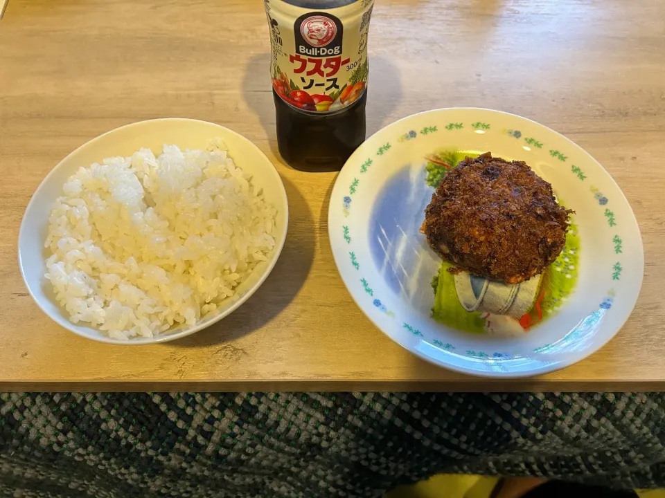 冷凍しておいたハンバーグで作ったメンチカツ|りょうさん