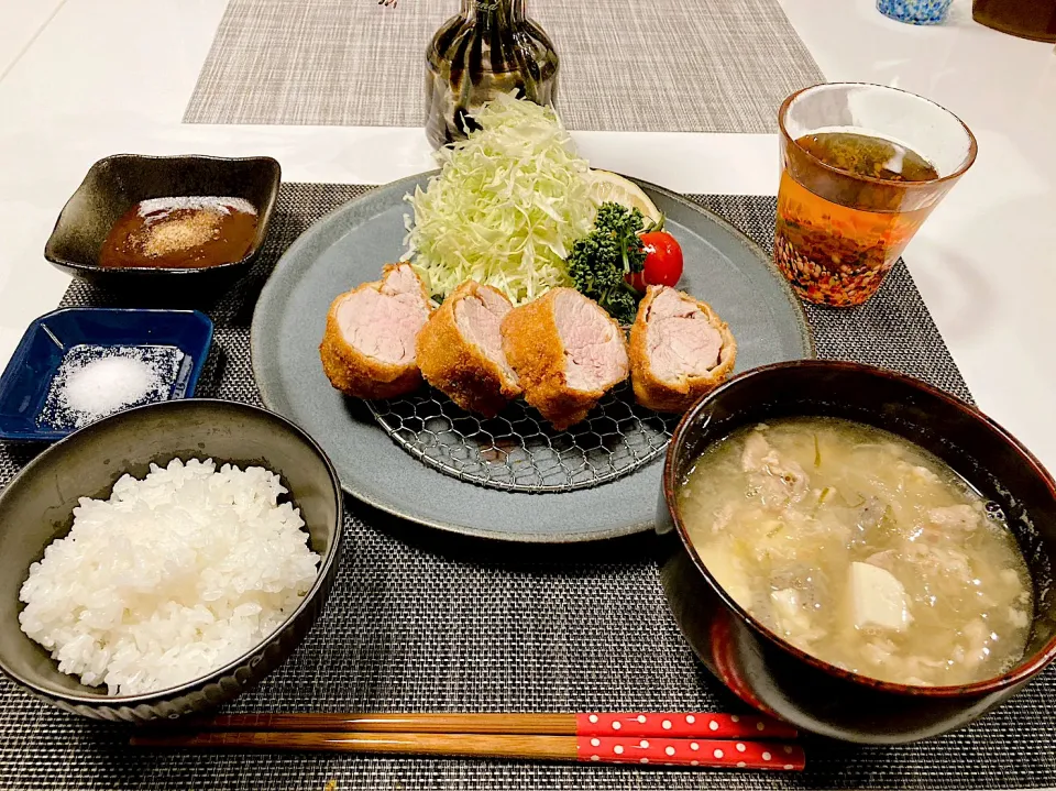 Snapdishの料理写真:低音調理のヒレカツ定食|くろエモンさん