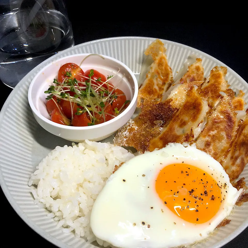 22:36 味の素冷凍餃子🥟|へれ子さん