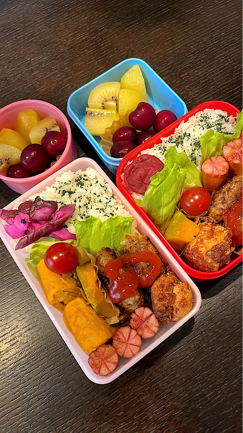 ハンバーグと唐揚げのお弁当|雑草シェリーさん