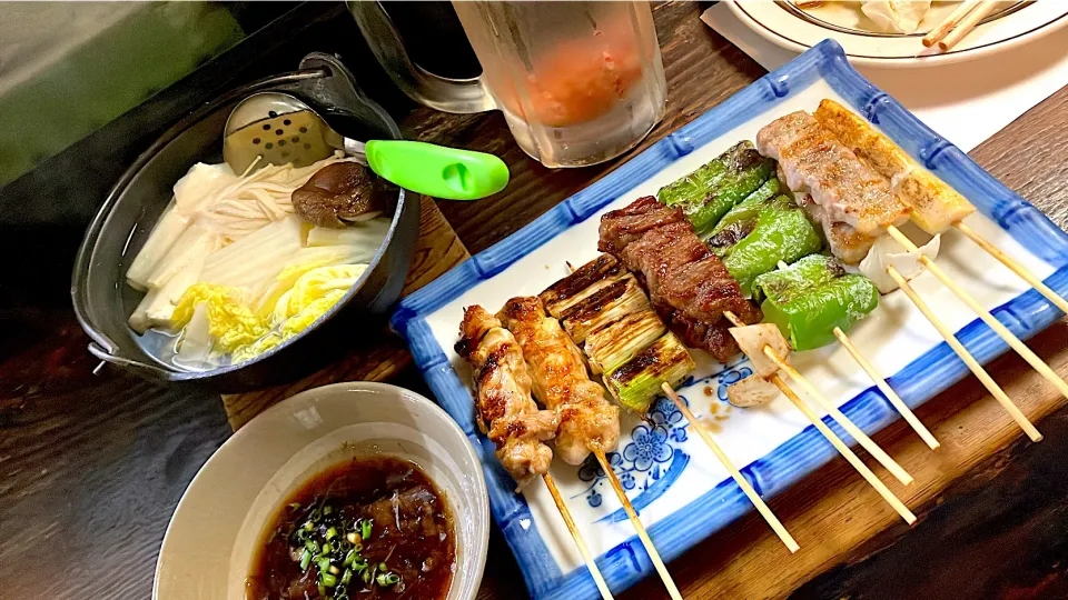 20年間値上げしてない【焼き鳥太閤】さんで、湯豆腐400円（昭和なオタマが😍）かしわ、豚バラ、白ネギ、ピーマン、🦑all90円 牛バラ150円|🐈⸒⸒⸒⸒つるのダンス🐈🐾さん