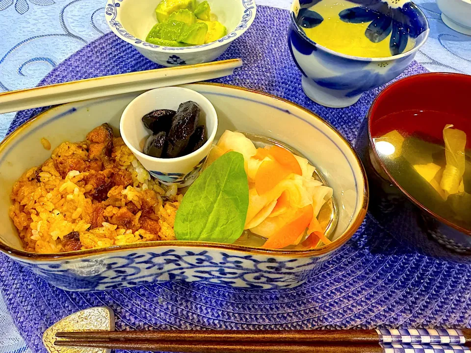 お夕飯は鰻まぶし弁当風‼️|Seikoさん