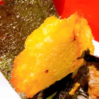 Snapdishの料理写真:鶏味噌牛蒡、焼きチーズおにぎり|リーダーさん