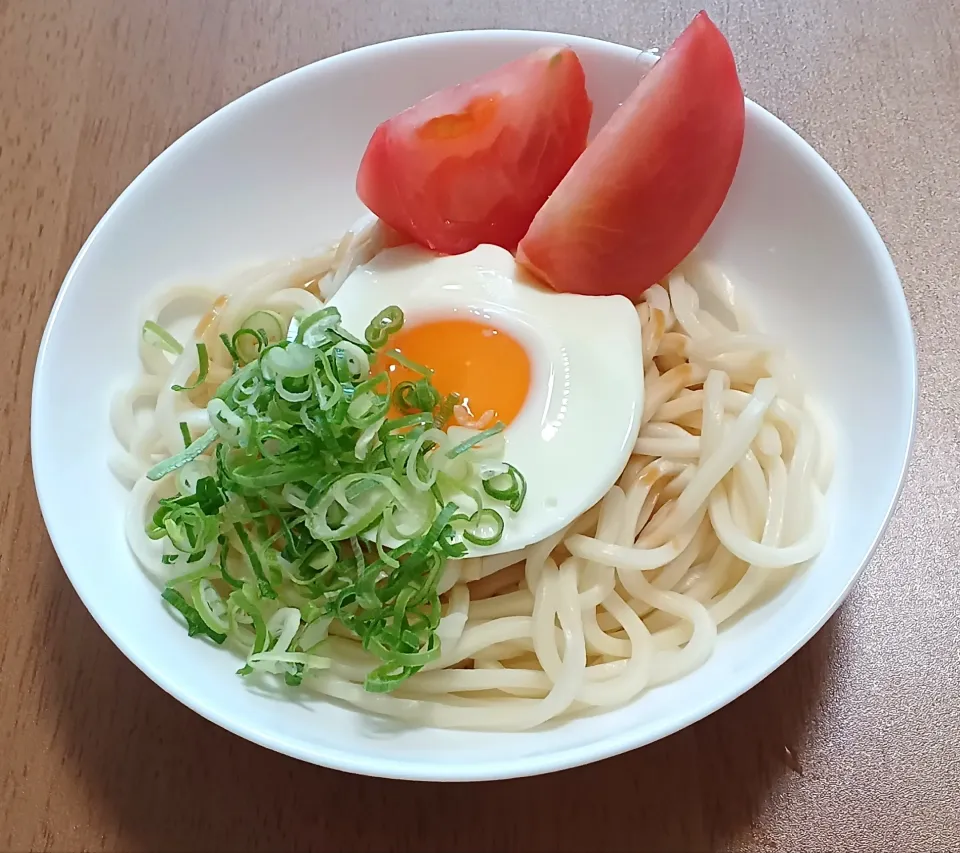 釜玉うどんにトマトのせて|ナナさん