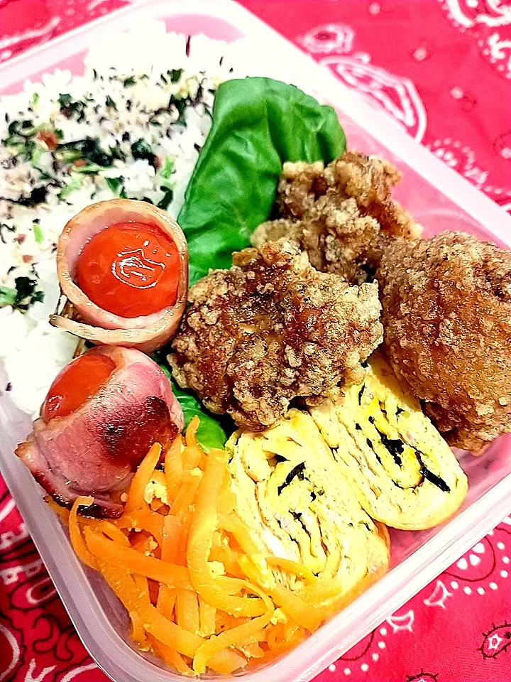 にんじんしりしりー唐揚げ弁当|yayoi.Kさん