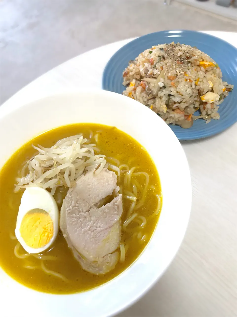 味噌カレー牛乳ラーメン＆鮭炒飯|おいもさん