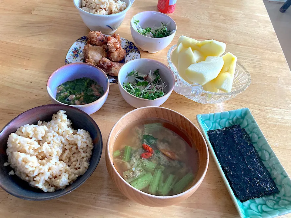 朝から塩糀パウダーで唐揚げ→お弁当オカズの残りで朝食😊|さくたえさん