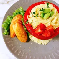 Snapdishの料理写真:トマトカップの冷製枝豆ポタージュパスタ|kokoさん