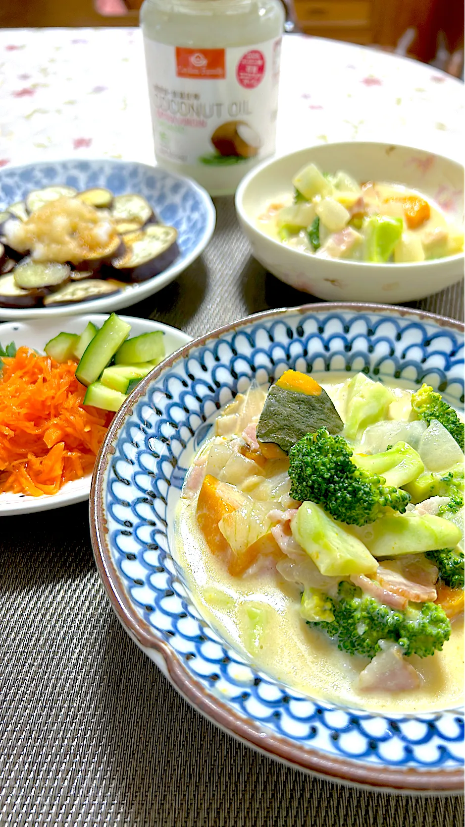 ブロッコリーと残り野菜の豆乳煮 ココナッツオイルを使って。|🍒ふみりん🍒さん