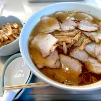 Snapdishの料理写真:チャーシュー麺　メンマ付き|きっしーさん