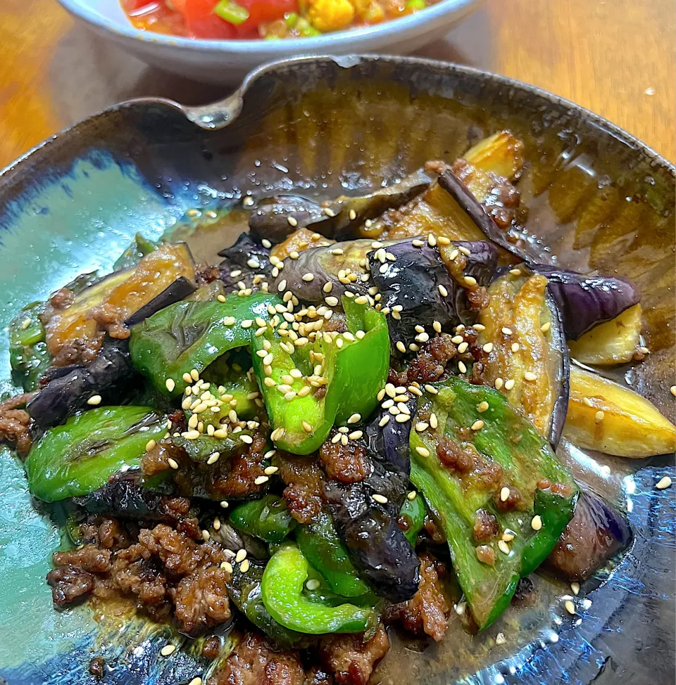 茄子と挽肉の味噌炒め|さんだーさん