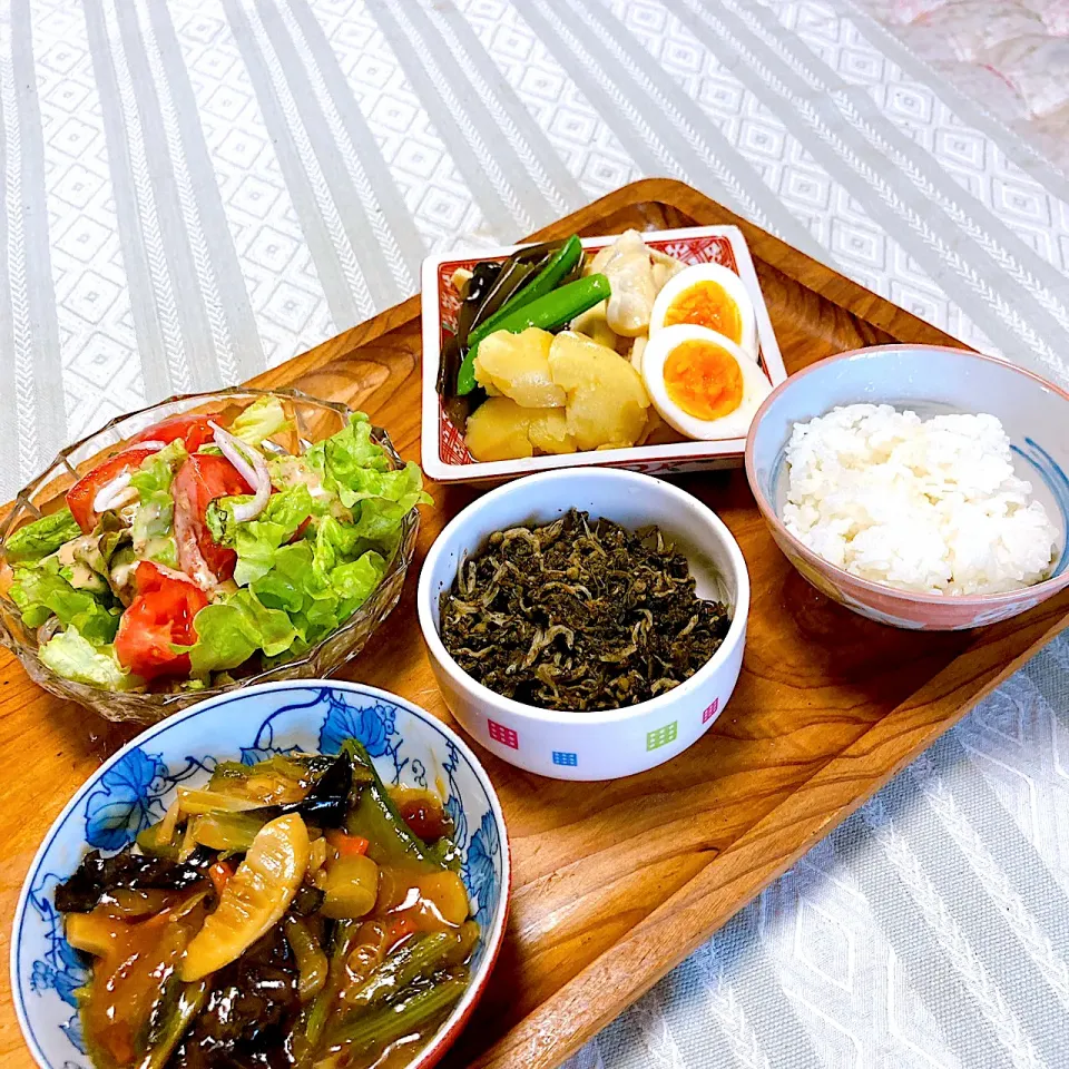 grandmaの晩ごはん☆ 私は相変わらず有り合わせの煮物

今夜はそれを頂きます|kaoriさん