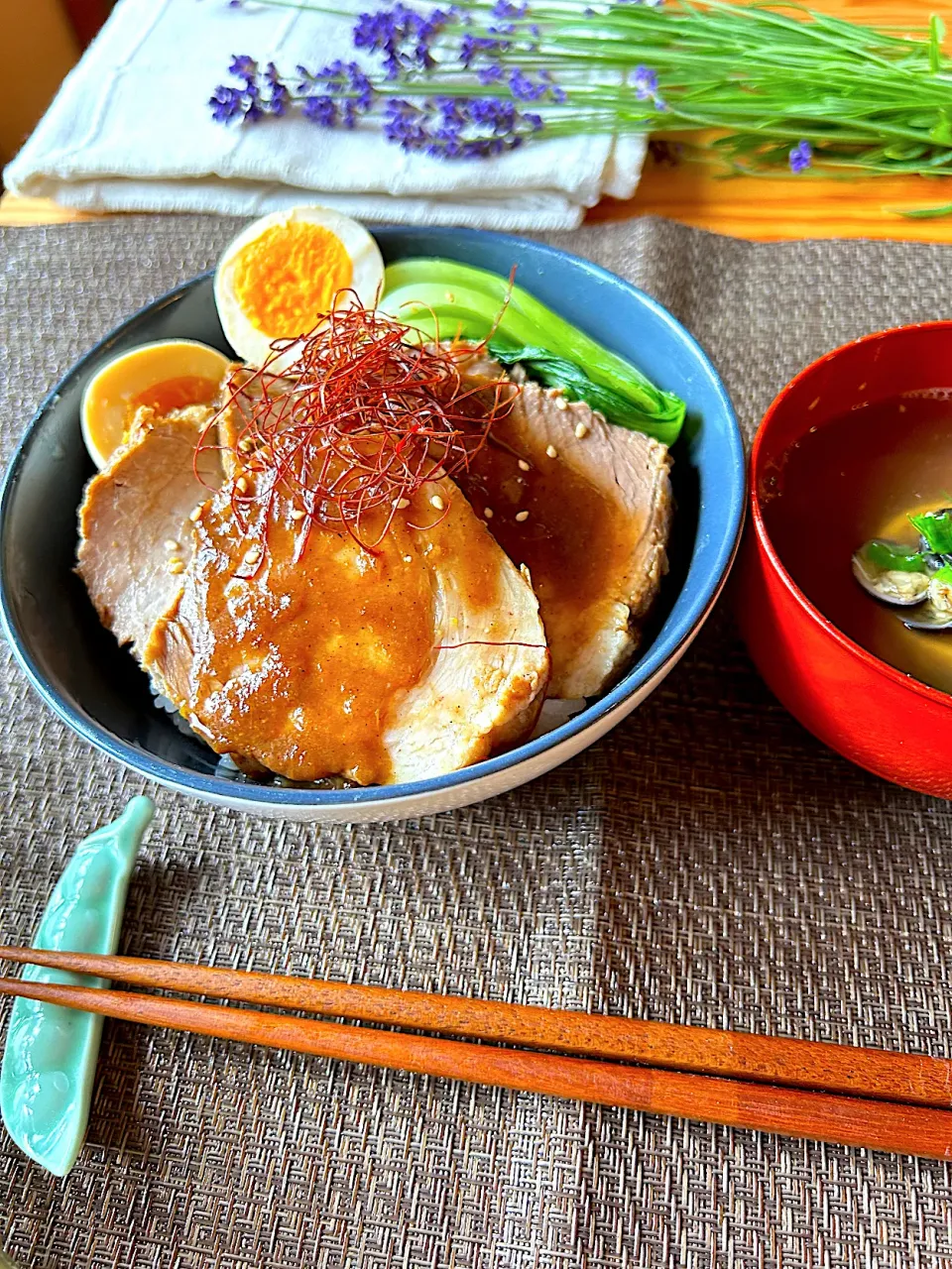 Snapdishの料理写真:チャーシュー丼|リンリンさん