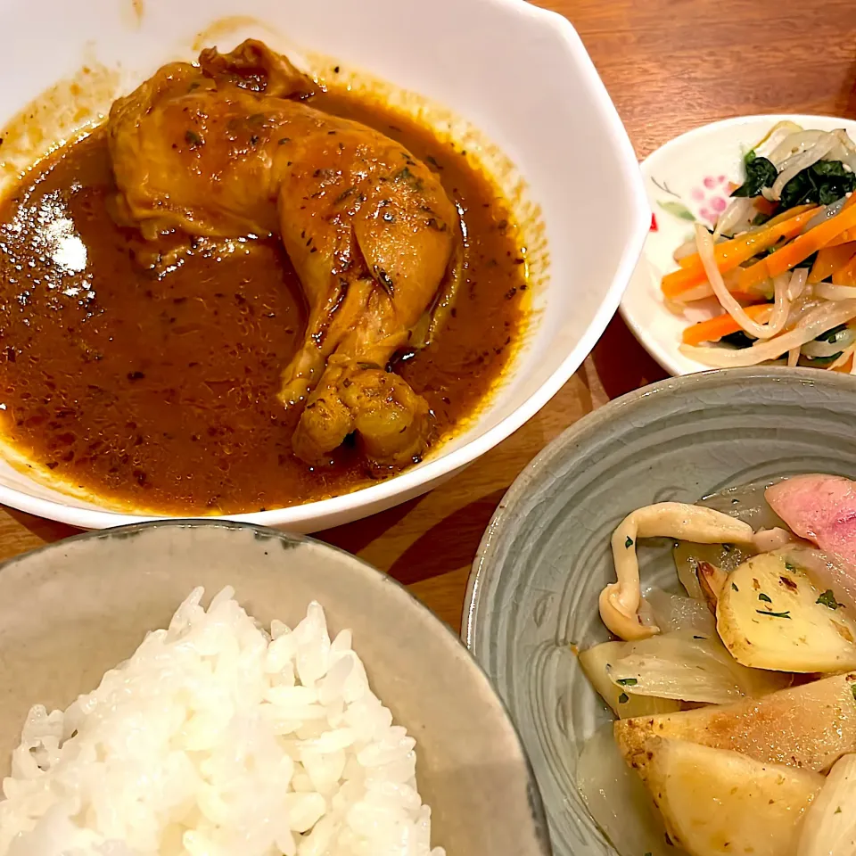 スパイシーカレーチキン　ジャーマンポテト　ナムル|とゆあさん