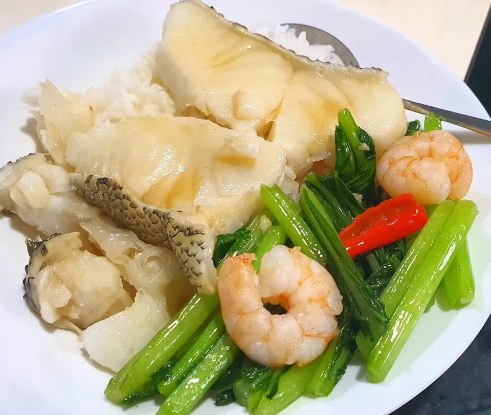 Steamed cod fish + stir fry 菜心🤤😋💕
简单晚餐|🍒lynnlicious🍒さん