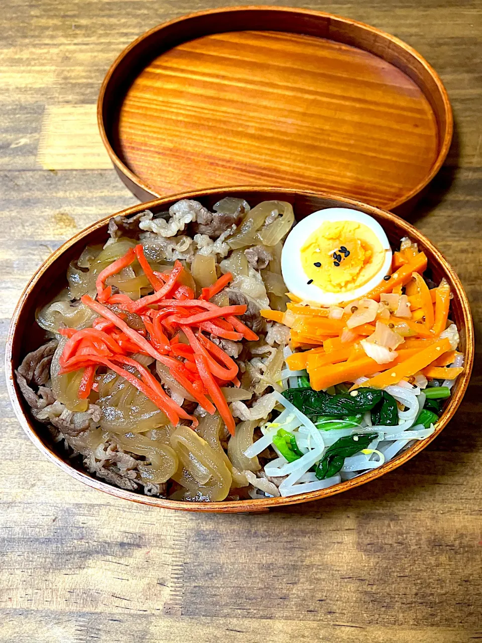 Snapdishの料理写真:6月6日 牛丼弁当|スイカ大好きさん