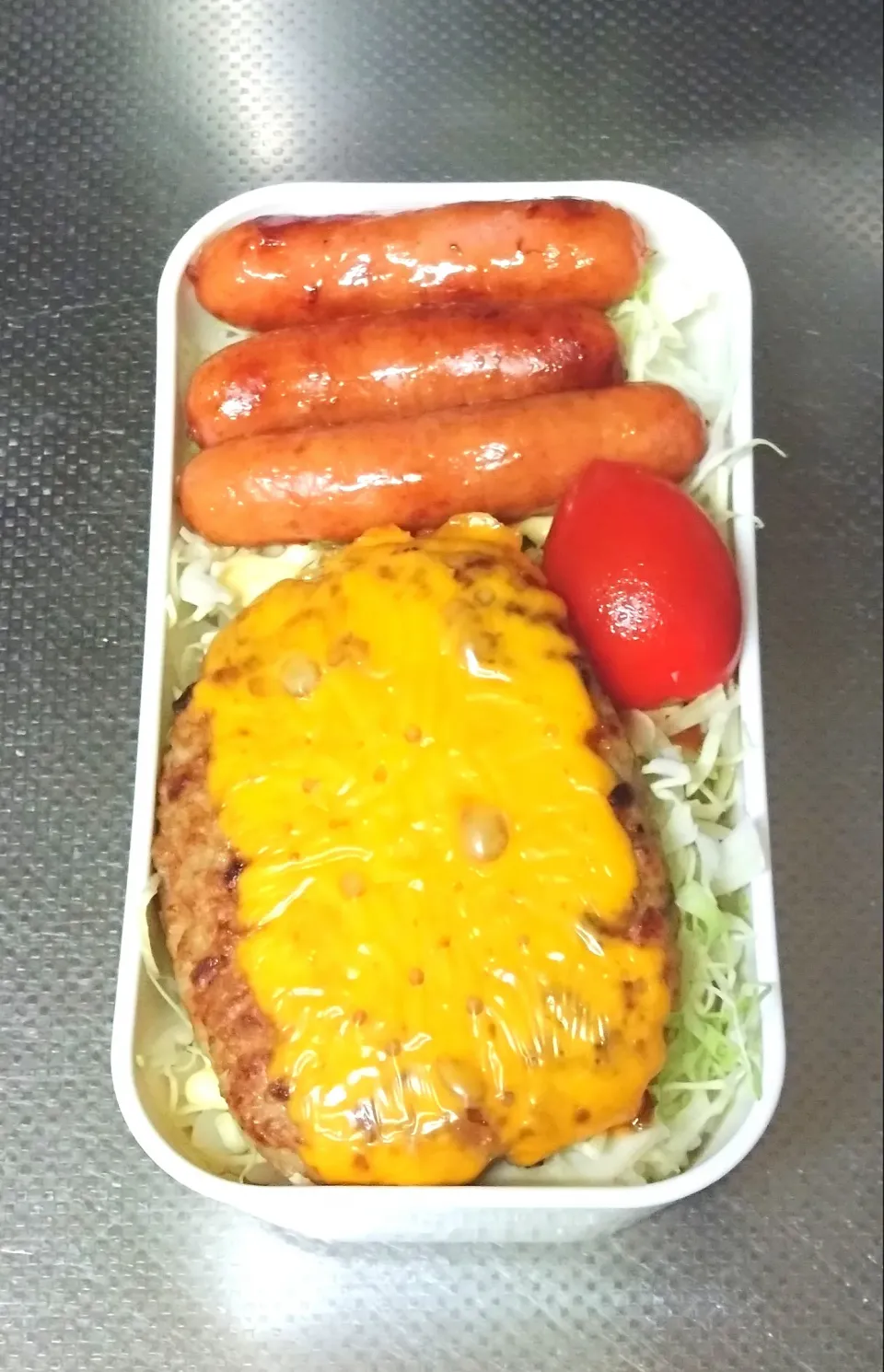 チーズハンバーグ弁当|黒川克博さん