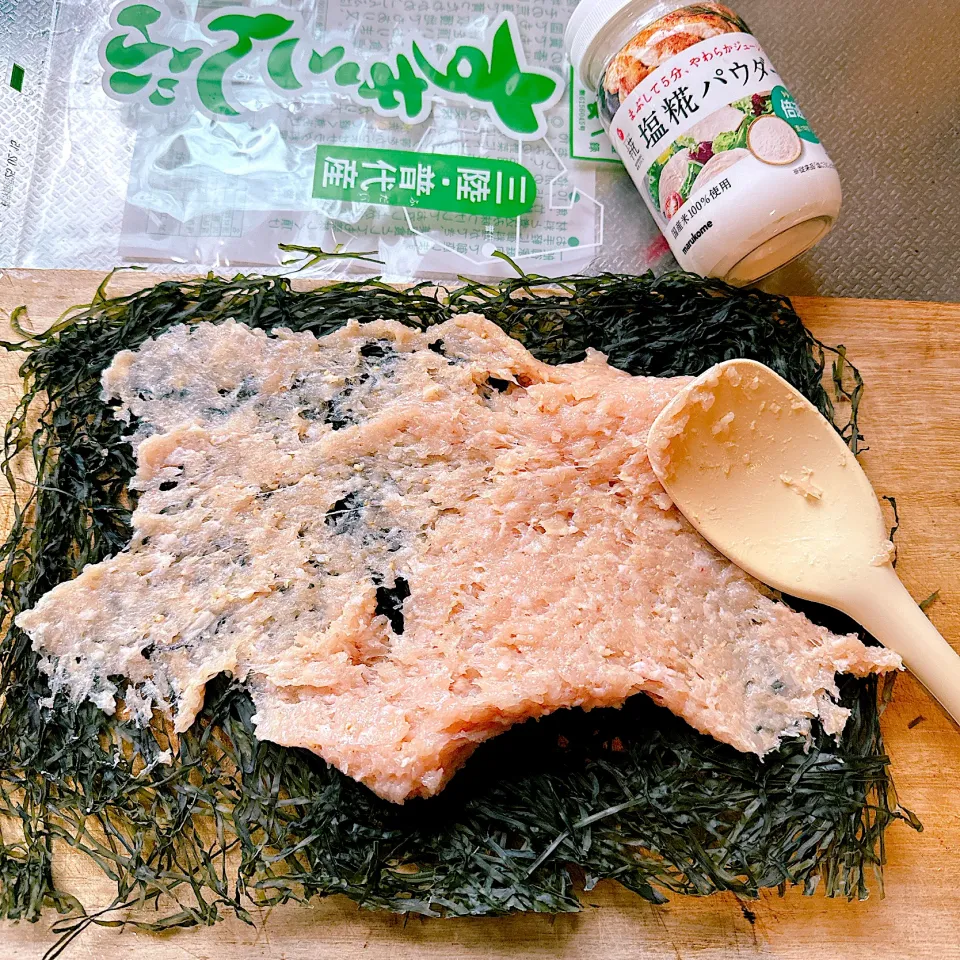 塩糀パウダーを混ぜて梳き昆布のぐるぐる煮を作ります|Blueberry🫐さん