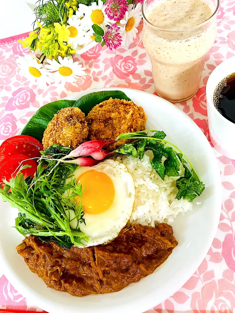 カレーコロッケとスパイスカレー、カレーづくしの朝ご飯^ - ^|HAMI69さん