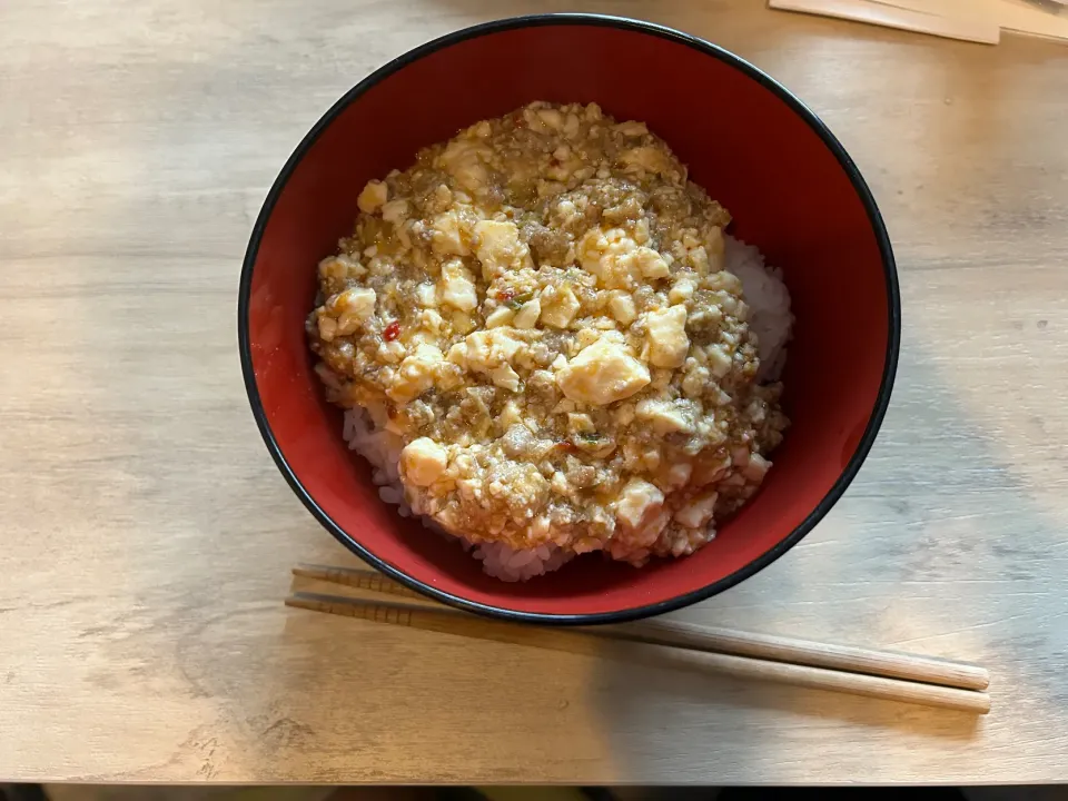 作り置きしてた肉味噌で作った麻婆丼|りょうさん