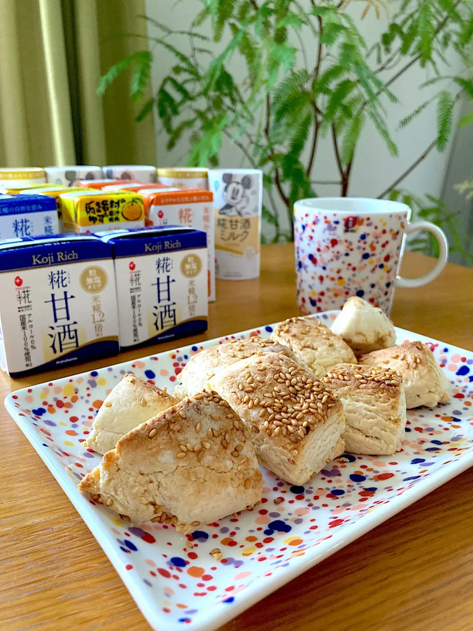 Snapdishの料理写真:甘酒と胡麻のスコーン|むぎこさん