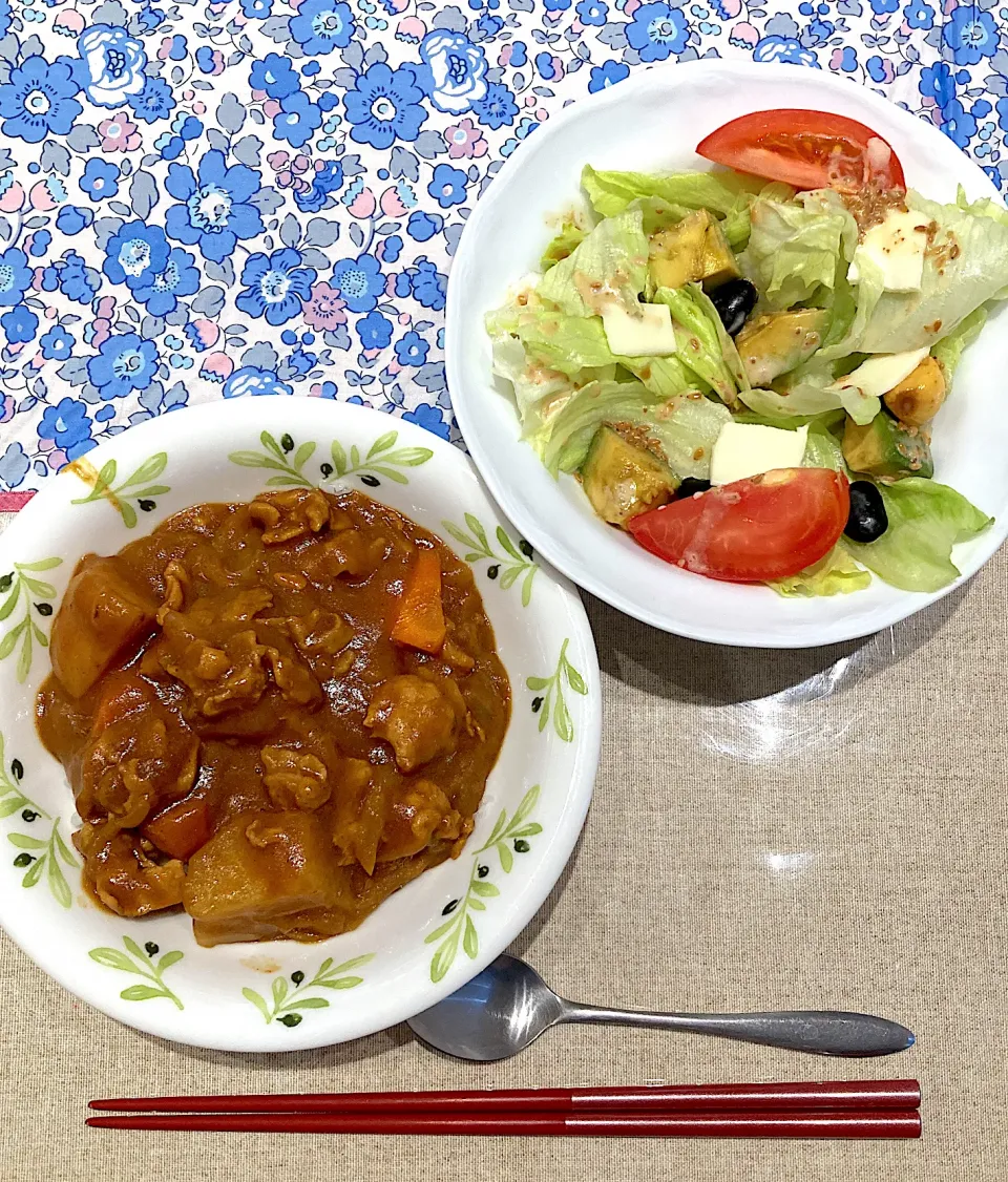 カレーとアボカドサラダ|おしゃべり献立さん