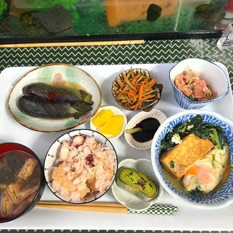 Snapdishの料理写真:タコ飯定食です🍀|rikako♪。.:＊さん