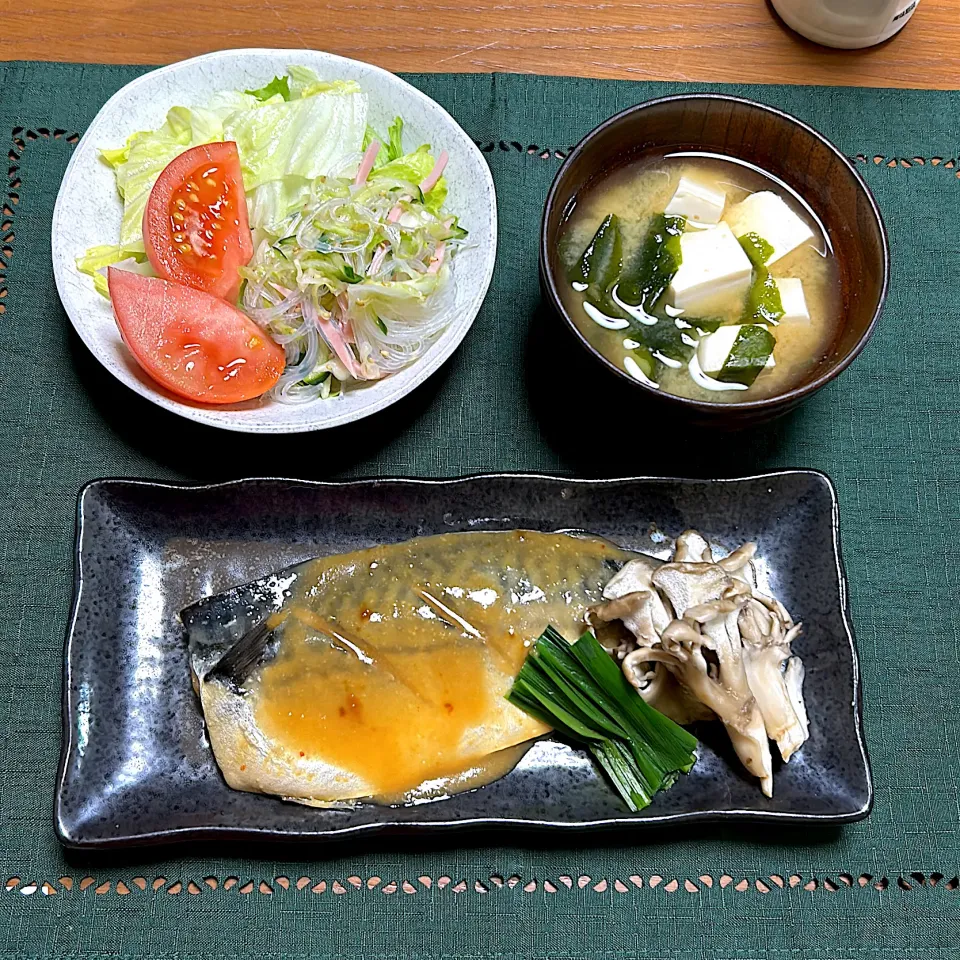 サバの味噌煮、ニラと舞茸添え|柚子きりかさん