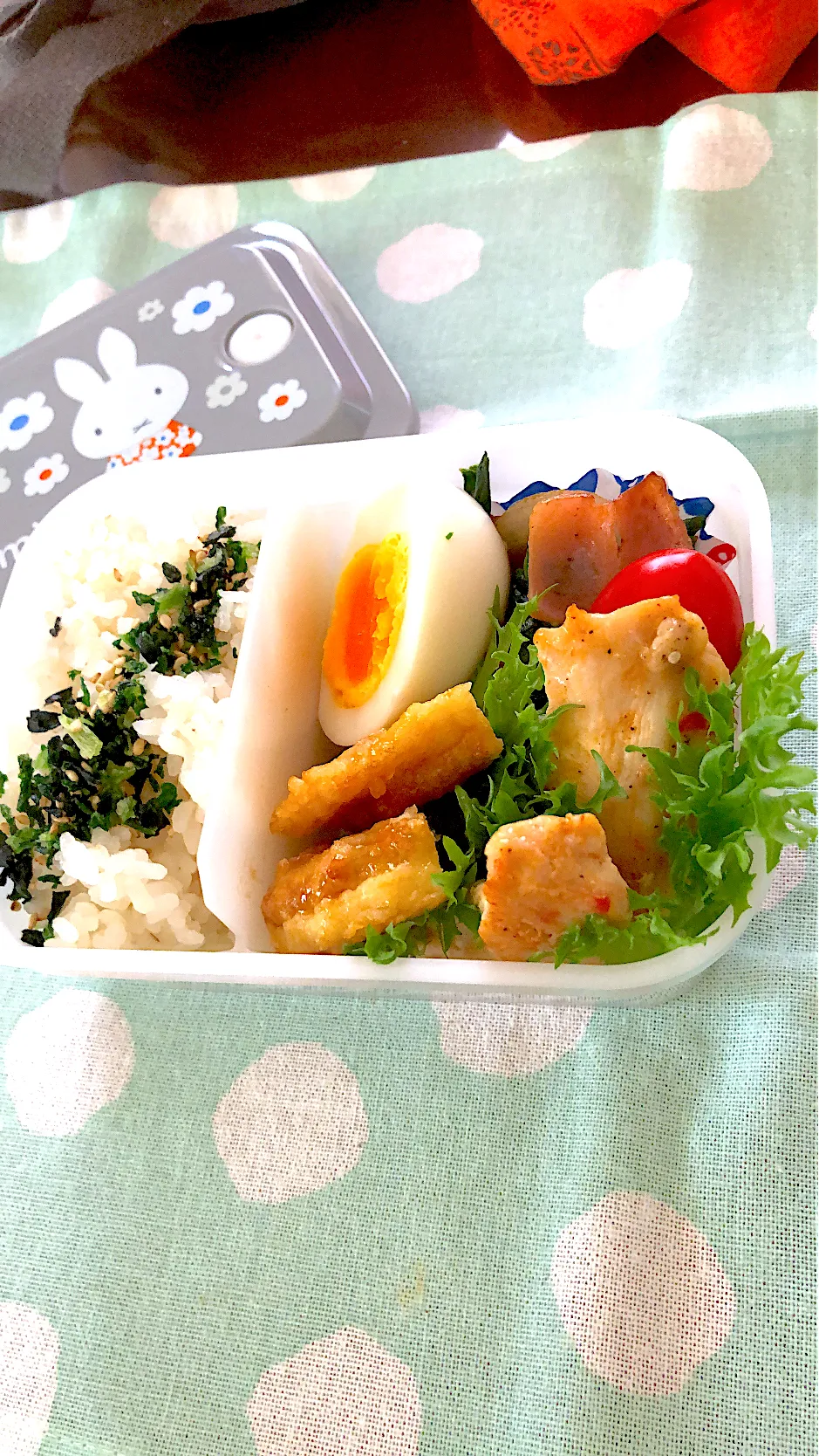 Snapdishの料理写真:2024.6.8  ＊今日のお弁当＊ほうれん草とベーコンのソテー♪♪|rinrin*mama*さん