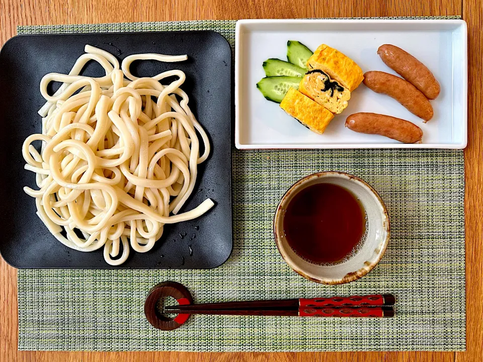 今日のモーニング✨　吉田うどんとアルモンデオカズ　1人2人前をペロリ😋|BUBUさん