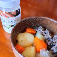 Snapdishの料理写真:塩麹肉じゃが

新じゃが、新玉ねぎで。|tucoさん