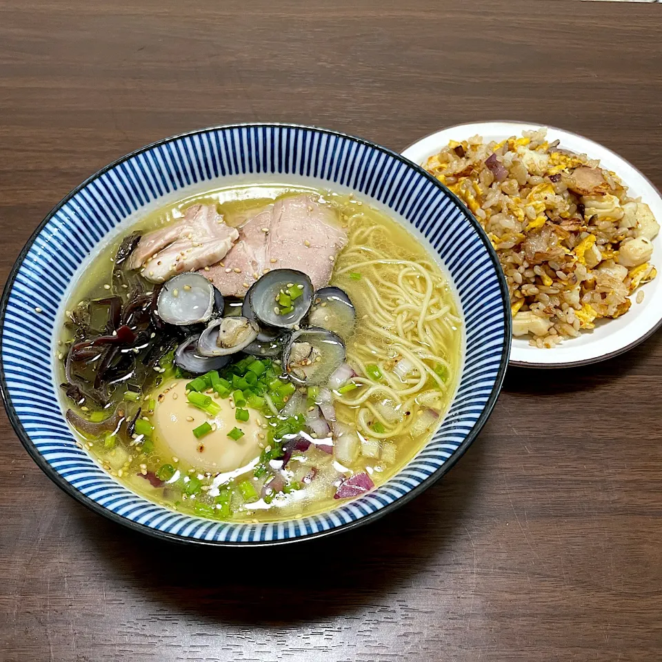 しじみラーメンと半チャーハン|dashi menjiroさん