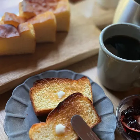 「ダイズラボ　大豆粉のパンミックス」を使ってみたSnapdishの料理・レシピ写真:大豆粉パンをトーストして食べてみた