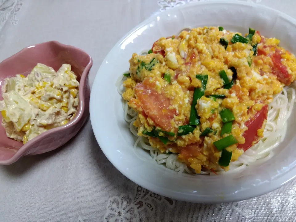 トマト卵の中華風そうめん、じゃがコーンツナマヨカレーサラダ|m.rafuさん