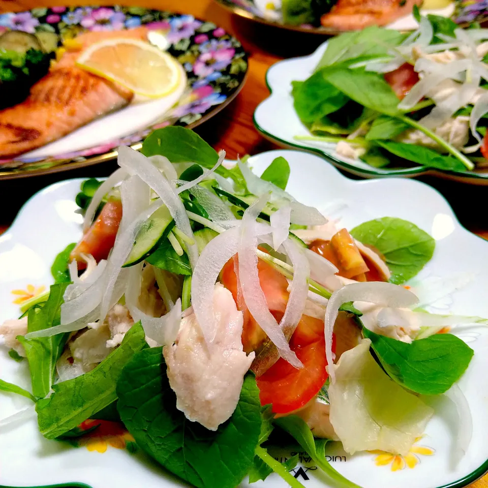 Snapdishの料理写真:塩糀パウダーで
サラダチキンの野菜サラダ🥗|とまと🍅さん