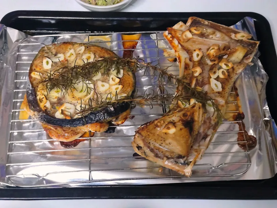 マグロのテールとカマのオーブン焼き|烏賊シャトルさん