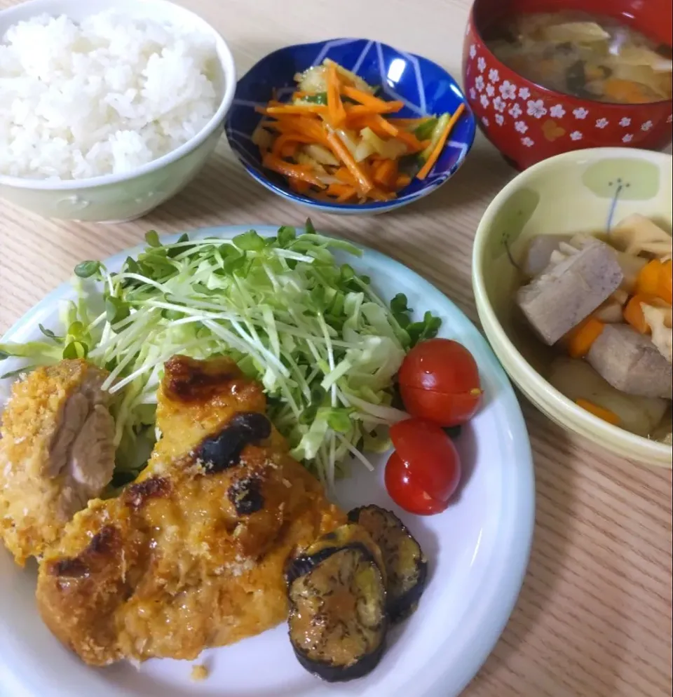 タンドリーチキン
高野豆腐とこんにゃくの煮物
野菜の浅漬け|ちゃいさん