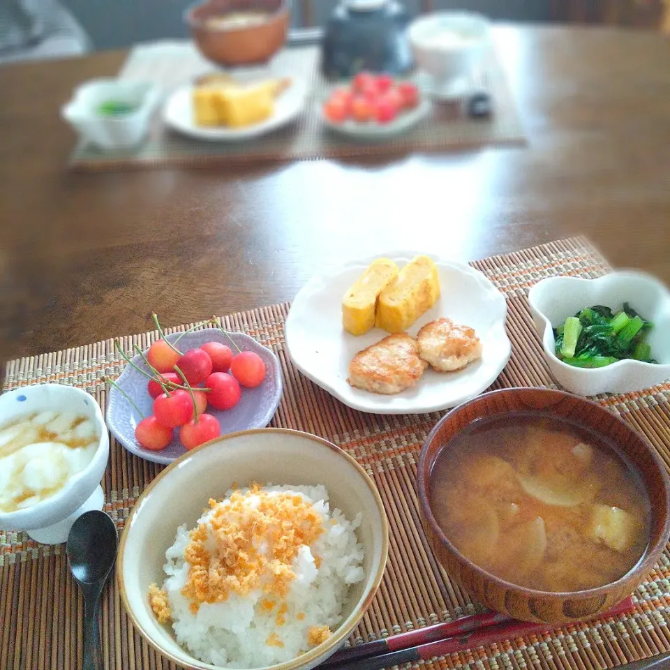 朝ごはん☔！|まめころさん