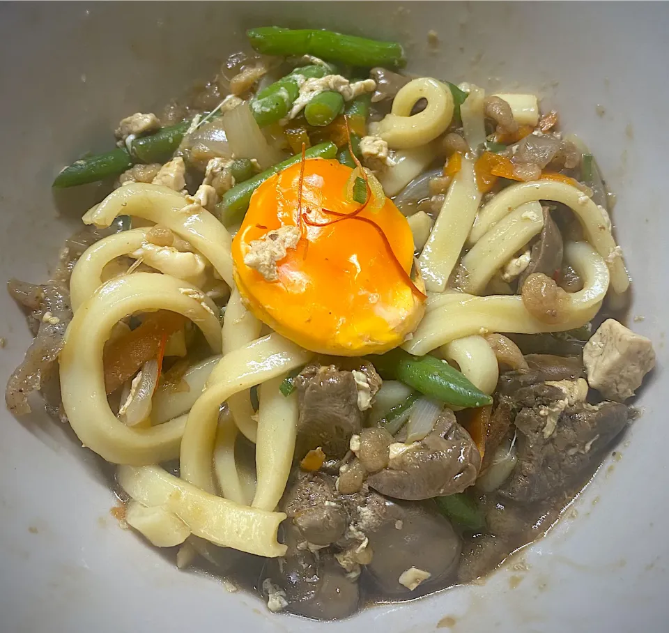 鶏レバ豆腐卵の煮込みうどん|すくらんぶるえっぐさん