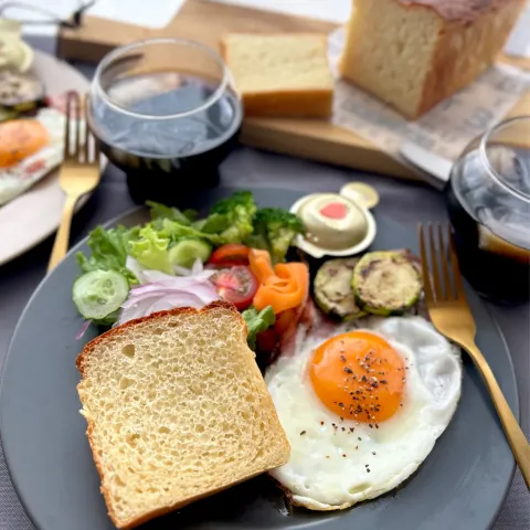 「ダイズラボ　大豆粉のパンミックス」を使ってみたSnapdishの料理・レシピ写真:遅めのブランチ🍞🍴