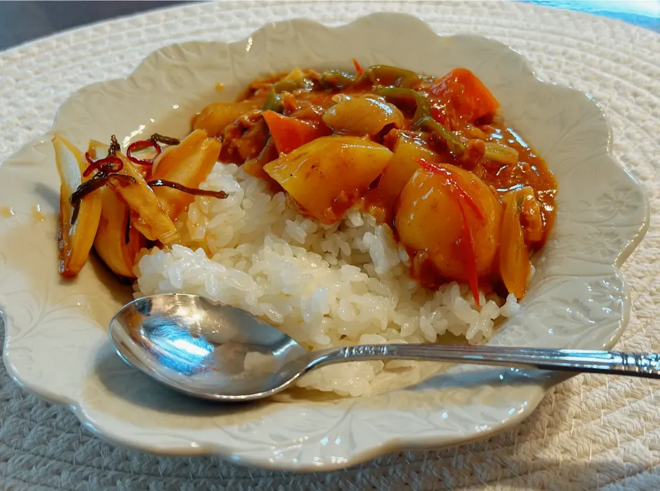 Snapdishの料理写真:レンジで簡単！ひき肉カレー|しえりママさん