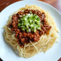 納豆の味噌和えパスタ　
モニタープレゼントで頂いた「液みそ」を使ってパスタを作ってみました。これひとつでしっかりとした味付けになるので、とても使い勝手が良い商品だと思いました。|さだまめさん