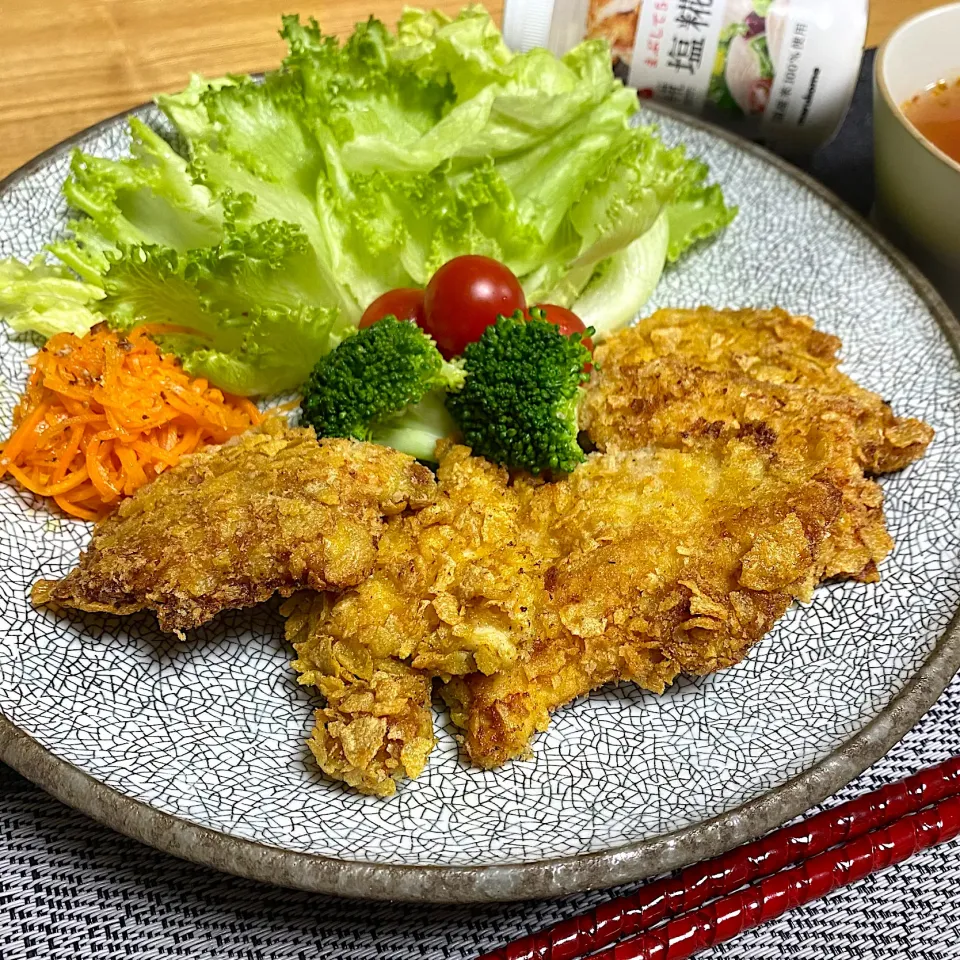 バリバリ雷チキン！～鳥むね肉のカレー味コーンフレーク揚げ～|sakurakoさん