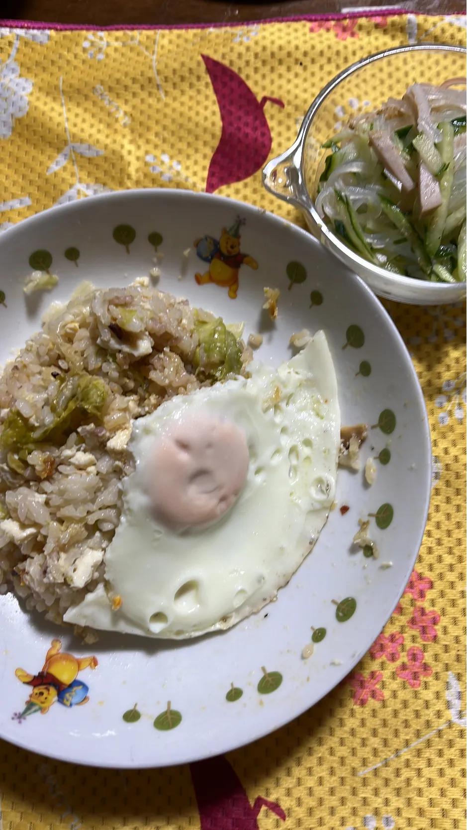 レタスピラフ目玉焼き付き　春雨サラダ|4jinoanataさん