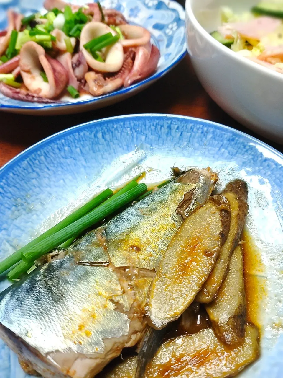 鯖の韓国風煮
スルメイカのバターポン酢炒め
レタスサラダ|しゅがーさん