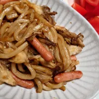 Snapdishの料理写真:舞茸とポークビッツのみそ焼きうどん|こらそんさん