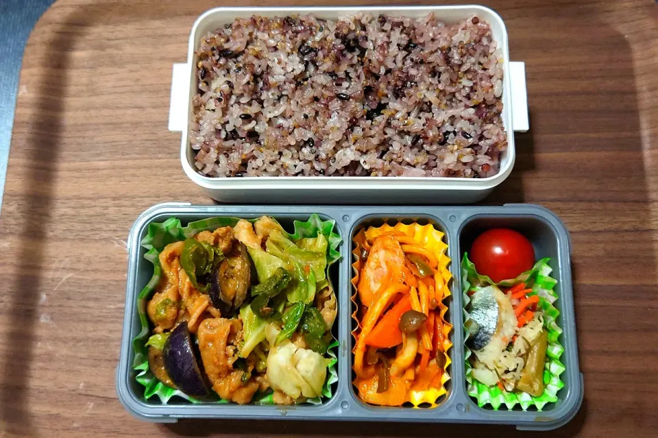 今日の手作り弁当は、十六穀ごはんの豚肉と野菜の辛味噌炒め弁当。

献立は、
・十六穀ごはん
・豚肉と野菜の辛味噌炒め
・ナポリタン
・にしん菜の花漬、ミニトマト|Mars＠釜飯作り研究中さん